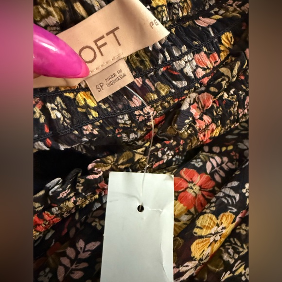 Ann Taylor Loft Floral Print Top Chiffon Multicolor Small Petite Coquette $69 - Picture 3 of 5